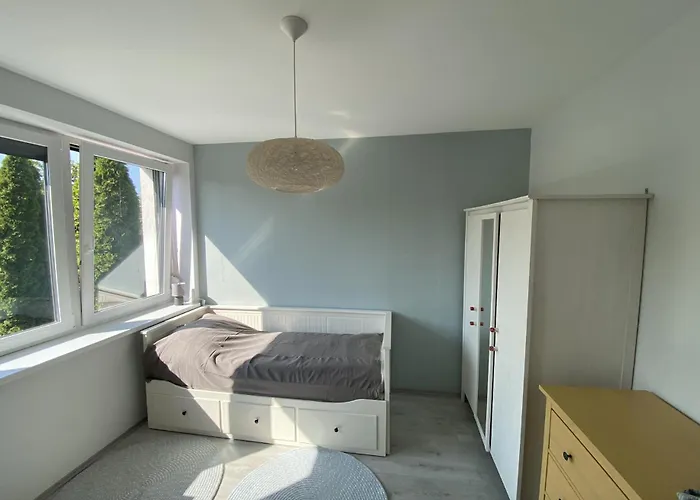 Malania Vendeghaz * בלטונקראטיה